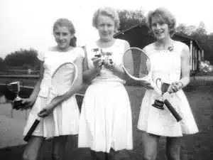 1962: Jean & Linda Nicholson and Barbara Wallace.
